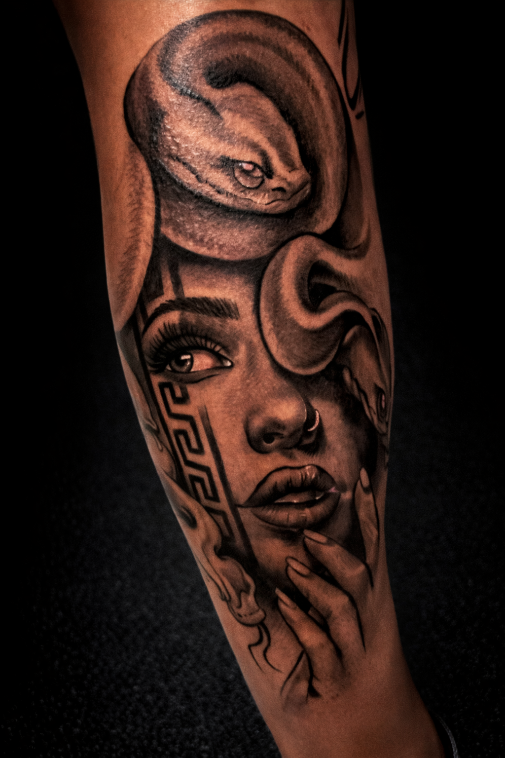 Tatuagem fine line botanica